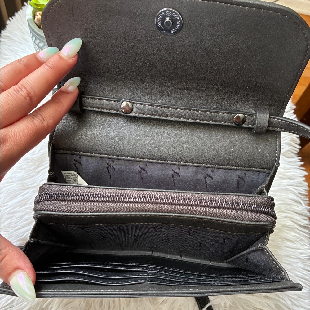 Simply Vera Vera Wang Signature Envelope Crossbody Bag 🩶 - Picture 6 of 12